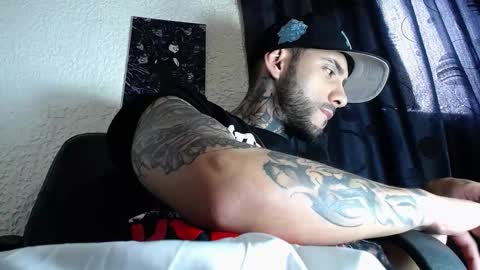 Snapshot of dante_d_angelo_ chatting on October 2025 06:41:02 PM dante_d_angelo_ online show from October 2025 06:41:02 PM