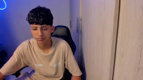 Snapshot of dante_martinez1 chatting on April 2026 10:43:02 PM dante_martinez1 online show from April 2026 10:43:02 PM