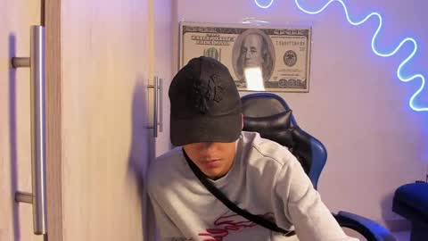 Snapshot of dante_martinez1 chatting on April 2026 09:39:01 PM dante_martinez1 online show from April 2026 09:39:01 PM