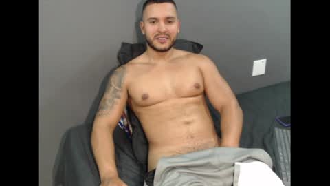Snapshot of dantebrown1 chatting on May 2026 02:40:01 AM dantebrown1 online show from May 2026 02:40:01 AM