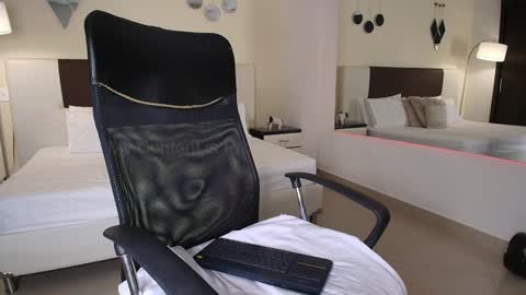 Snapshot of danteestone chatting on February 2025 04:11:01 PM Dante online show from February 2025 04:11:01 PM