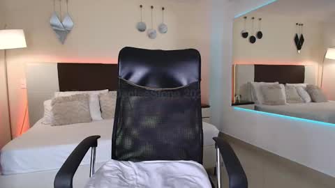 Snapshot of danteestone chatting on February 2025 05:54:02 PM Dante online show from February 2025 05:54:02 PM