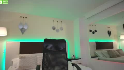 Snapshot of danteestone chatting on February 2025 05:36:01 PM Dante online show from February 2025 05:36:01 PM