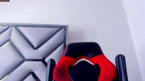 Snapshot of danterouxx chatting on March 2026 05:32:01 PM Dante online show from March 2026 05:32:01 PM