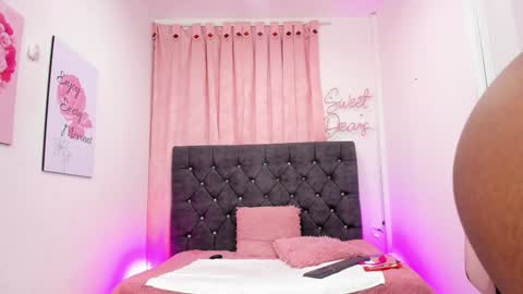 Snapshot of dany_brownie chatting on December 2024 06:52:02 AM hi im DanyBest Squirter here on cb online show from December 2024 06:52:02 AM