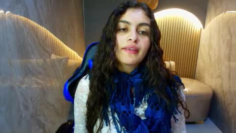 Snapshot of dany_r_ chatting on November 2025 01:44:01 PM Dany online show from November 2025 01:44:01 PM