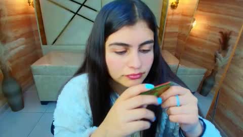 Snapshot of dany_r_ chatting on November 2025 01:22:01 PM Dany online show from November 2025 01:22:01 PM