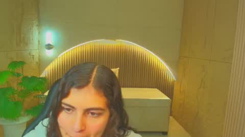 Snapshot of dany_r_ chatting on December 2025 01:05:01 PM Dany online show from December 2025 01:05:01 PM