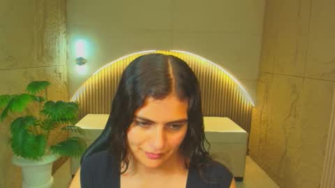 Snapshot of dany_r_ chatting on December 2025 01:06:01 PM Dany online show from December 2025 01:06:01 PM