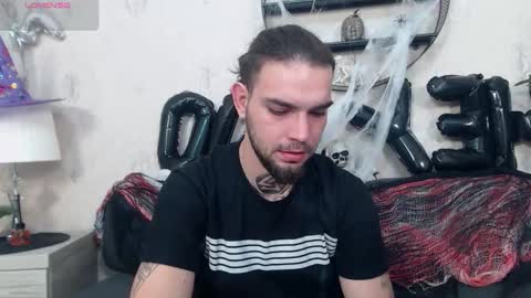 Danyel online show from October 2025 07:01:02 PM