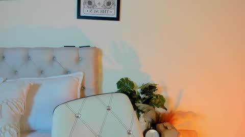 Antonella Mora online show from October 2025 02:02:01 PM