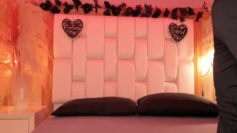 Snapshot of daphne_and_roger chatting on February 2026 11:09:01 AM daphne_and_roger online show from February 2026 11:09:01 AM