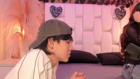 Snapshot of daphne_and_roger chatting on March 2026 11:13:01 AM daphne_and_roger online show from March 2026 11:13:01 AM