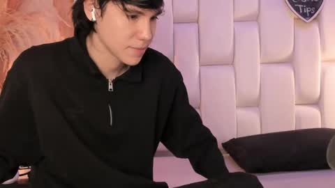 Snapshot of daphne_and_roger chatting on May 2026 11:04:02 AM daphne_and_roger online show from May 2026 11:04:02 AM