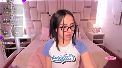 Snapshot of daphne_chers chatting on February 2025 08:13:02 PM daphne_chers online show from February 2025 08:13:02 PM