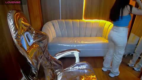 daphne_nicole_b online show from March 2026 12:34:01 PM