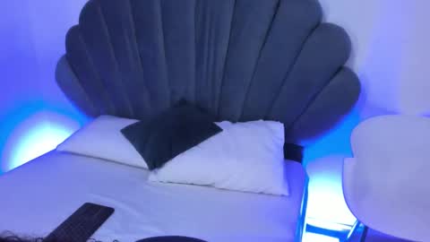 Snapshot of daphneblunt chatting on November 2025 01:55:02 PM DaphneBlunt online show from November 2025 01:55:02 PM