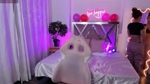 Snapshot of daphnne_tay chatting on February 2025 03:23:02 AM dhapnne online show from February 2025 03:23:02 AM