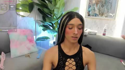 Snapshot of dara_petite_ chatting on October 2025 11:36:01 AM online show from October 2025 11:36:01 AM