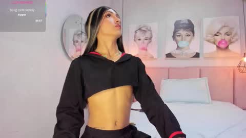 Snapshot of dara_petite_ chatting on November 2025 03:29:01 AM online show from November 2025 03:29:01 AM