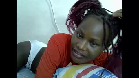 ESTHER online show from February 2025 08:59:02 AM