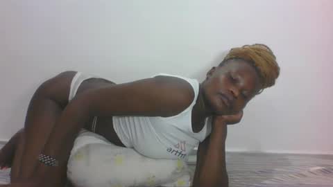 Snapshot of darberry21 chatting on June 2026 04:58:01 AM ESTHER online show from June 2026 04:58:01 AM
