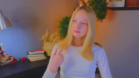 Kami online show from November 2025 02:43:01 AM