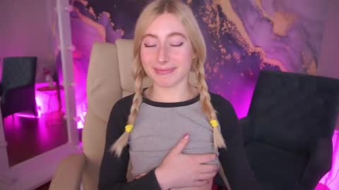 dariadelly online show from April 2026 01:09:02 PM