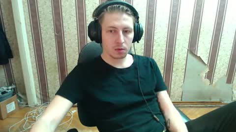 darienlarge online show from October 2025 02:42:02 AM