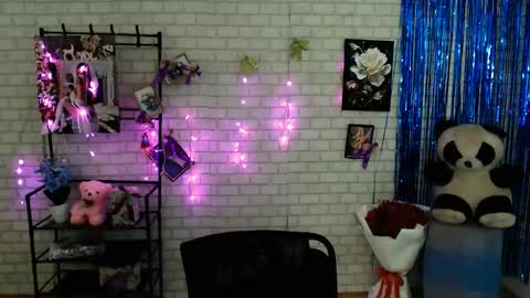 Snapshot of darina_m_ chatting on January 2025 12:06:01 PM Darina online show from January 2025 12:06:01 PM