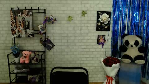 Snapshot of darina_m_ chatting on February 2025 05:49:02 AM Darina online show from February 2025 05:49:02 AM