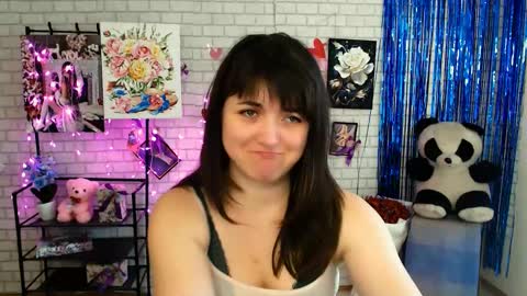 Snapshot of darina_m_ chatting on February 2025 12:28:01 PM Darina online show from February 2025 12:28:01 PM