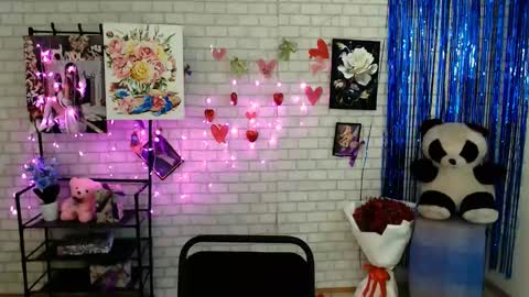 Snapshot of darina_m_ chatting on February 2025 09:32:02 AM Darina online show from February 2025 09:32:02 AM