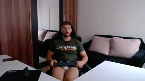 darius_94 online show from September 2025 07:44:02 AM