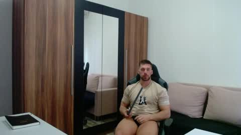 darius_94 online show from April 2026 09:01:02 AM