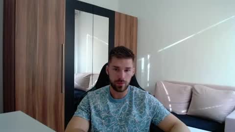 darius_94 online show from April 2026 05:23:01 AM