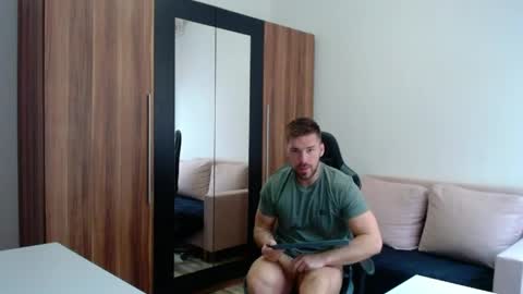 darius_94 online show from May 2026 05:56:02 AM