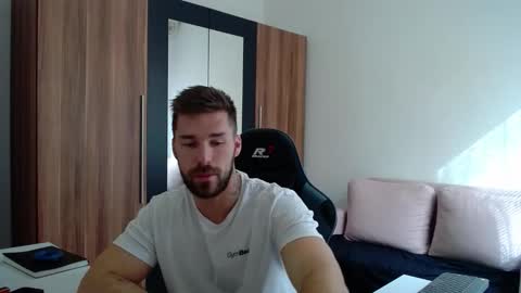 darius_94 online show from May 2026 06:30:02 AM