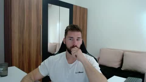 darius_94 online show from June 2026 05:33:02 AM