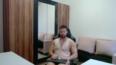 darius_94 online show from June 2026 04:10:02 AM