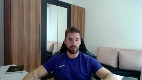 darius_94 online show from June 2026 07:17:01 AM