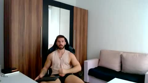 darius_94 online show from June 2026 09:14:01 AM