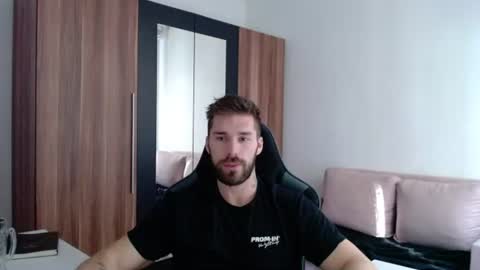 darius_94 online show from June 2026 06:29:02 AM
