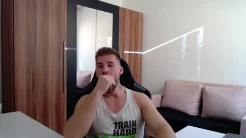 darius_94 online show from June 2026 04:45:01 AM