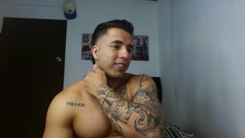 Darius Phoenix  online show from October 2025 10:21:02 PM