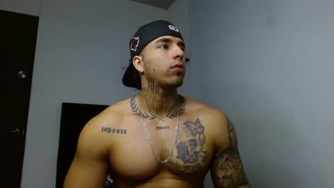 Darius Phoenix  online show from December 2025 07:10:01 PM