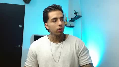 Darius Phoenix  online show from January 2026 09:20:01 PM