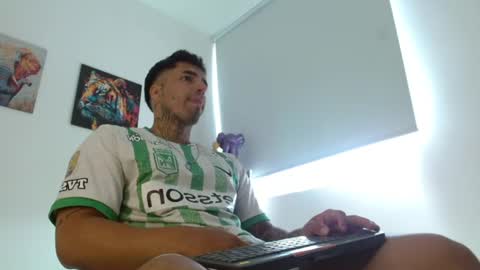 Darius Phoenix  online show from June 2026 05:35:01 PM