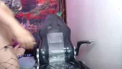 Snapshot of dark_doll5 chatting on January 2025 10:02:01 PM dark_doll5 online show from January 2025 10:02:01 PM