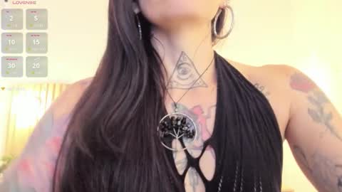 M I K A E L A online show from November 2025 01:07:02 PM